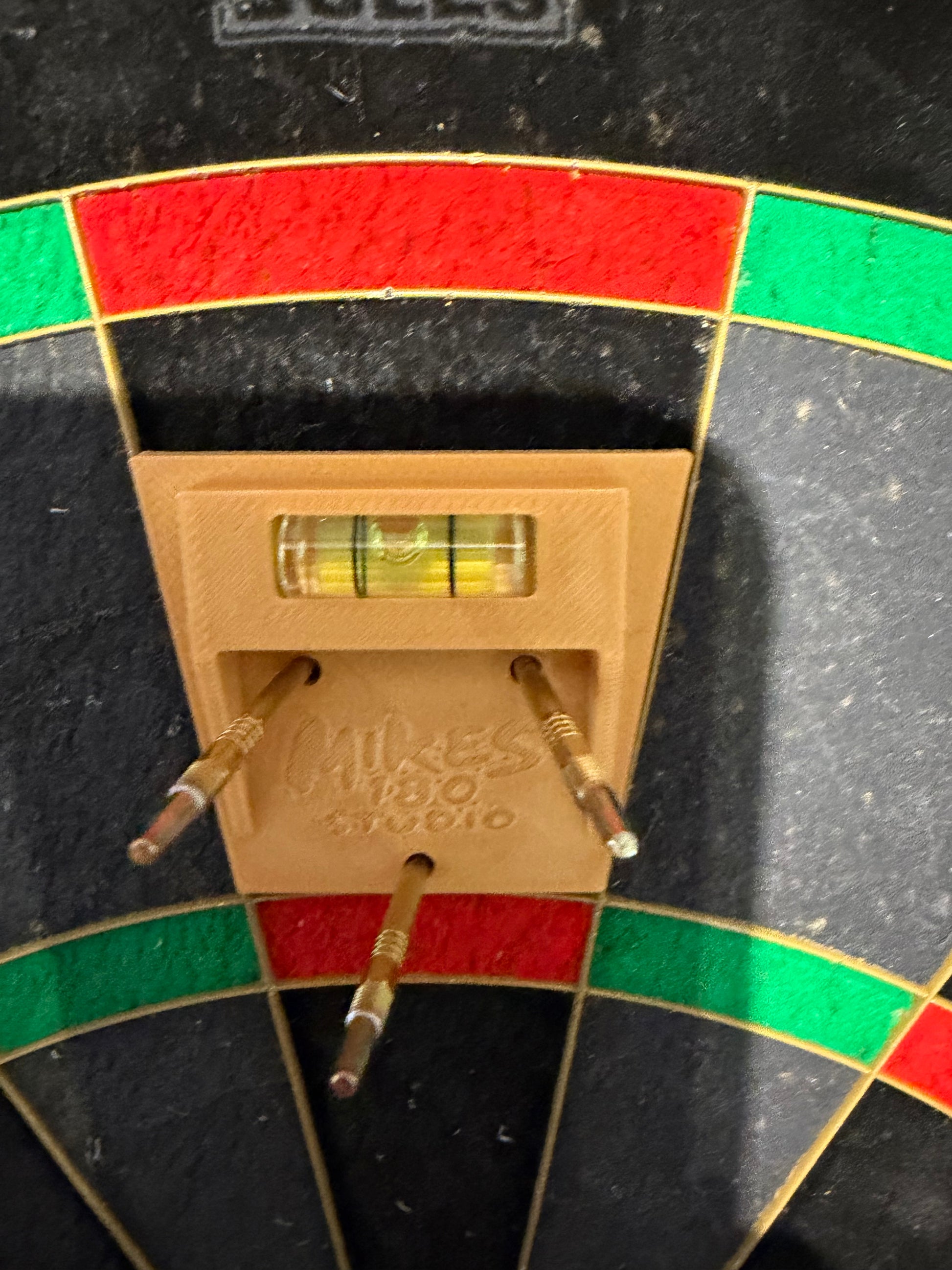 Dartboard spirit level