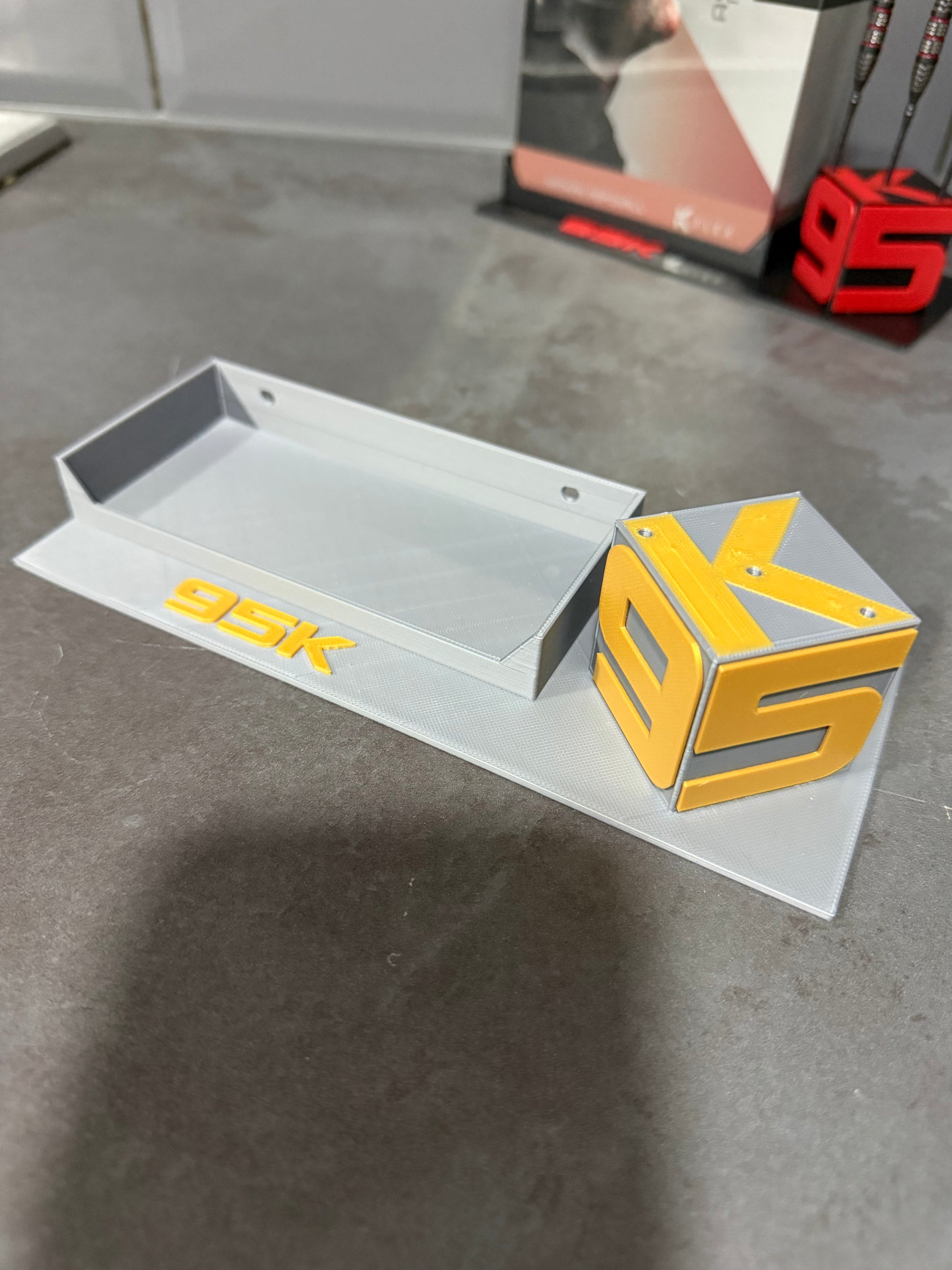 95k display holder for case and 95k cube to display darts