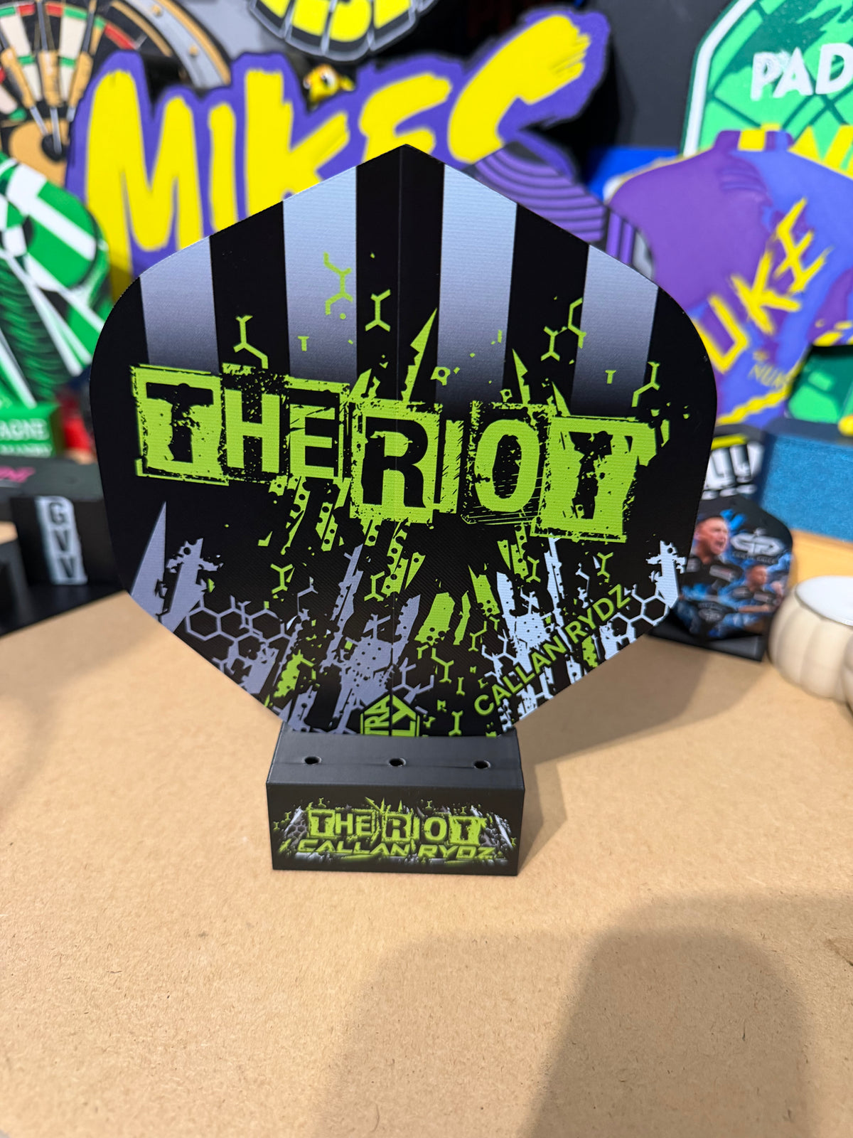 Custom UV Printed XL flight stands - holds one set of darts