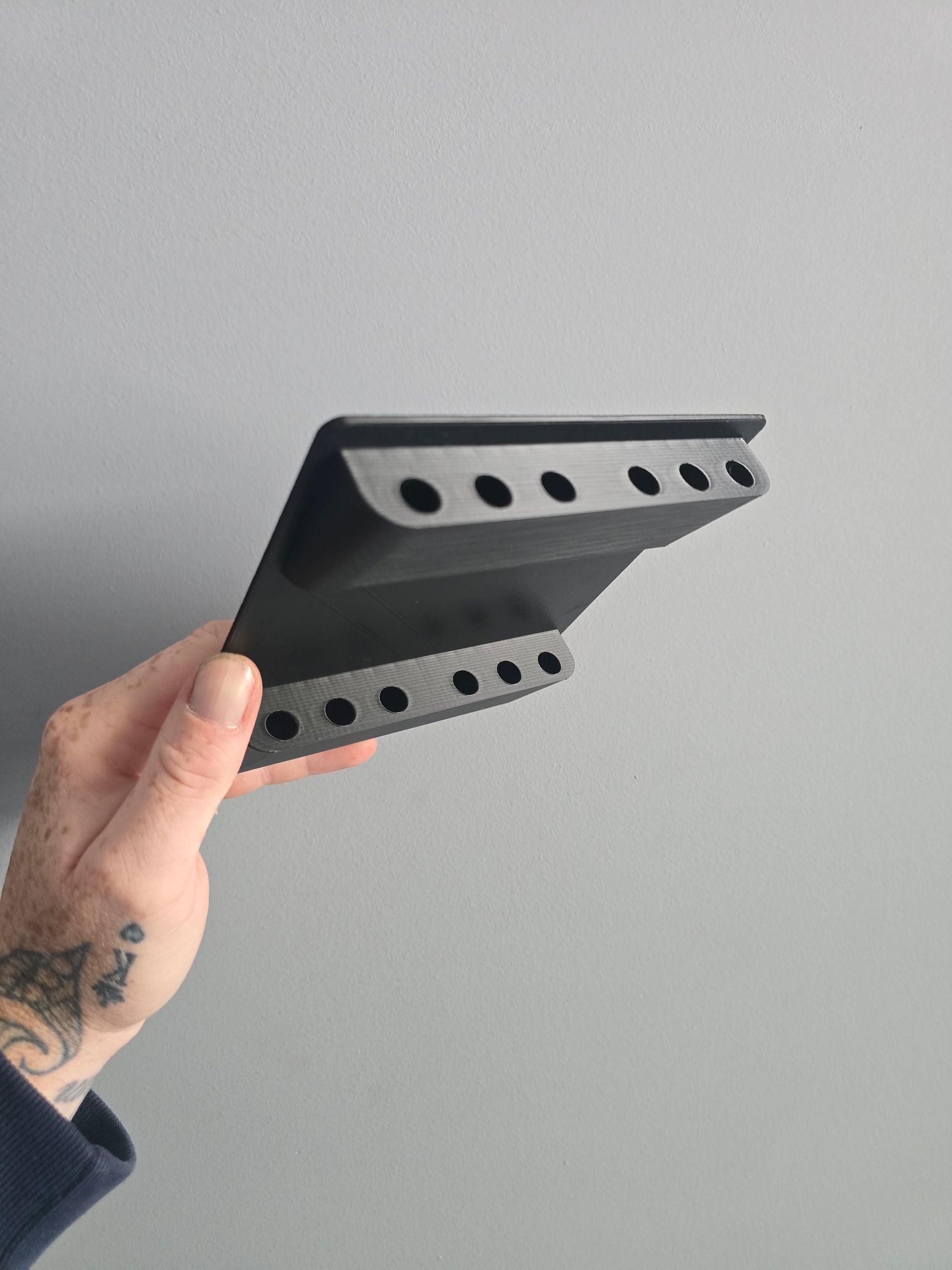 Wall mounted darts holder - holds 4 sets