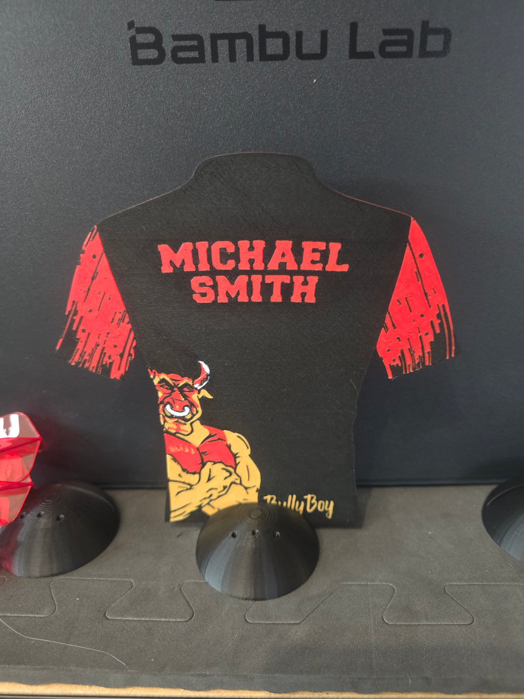 Dart Shirt Dart stands, comes with holder holds 1 set of Darts