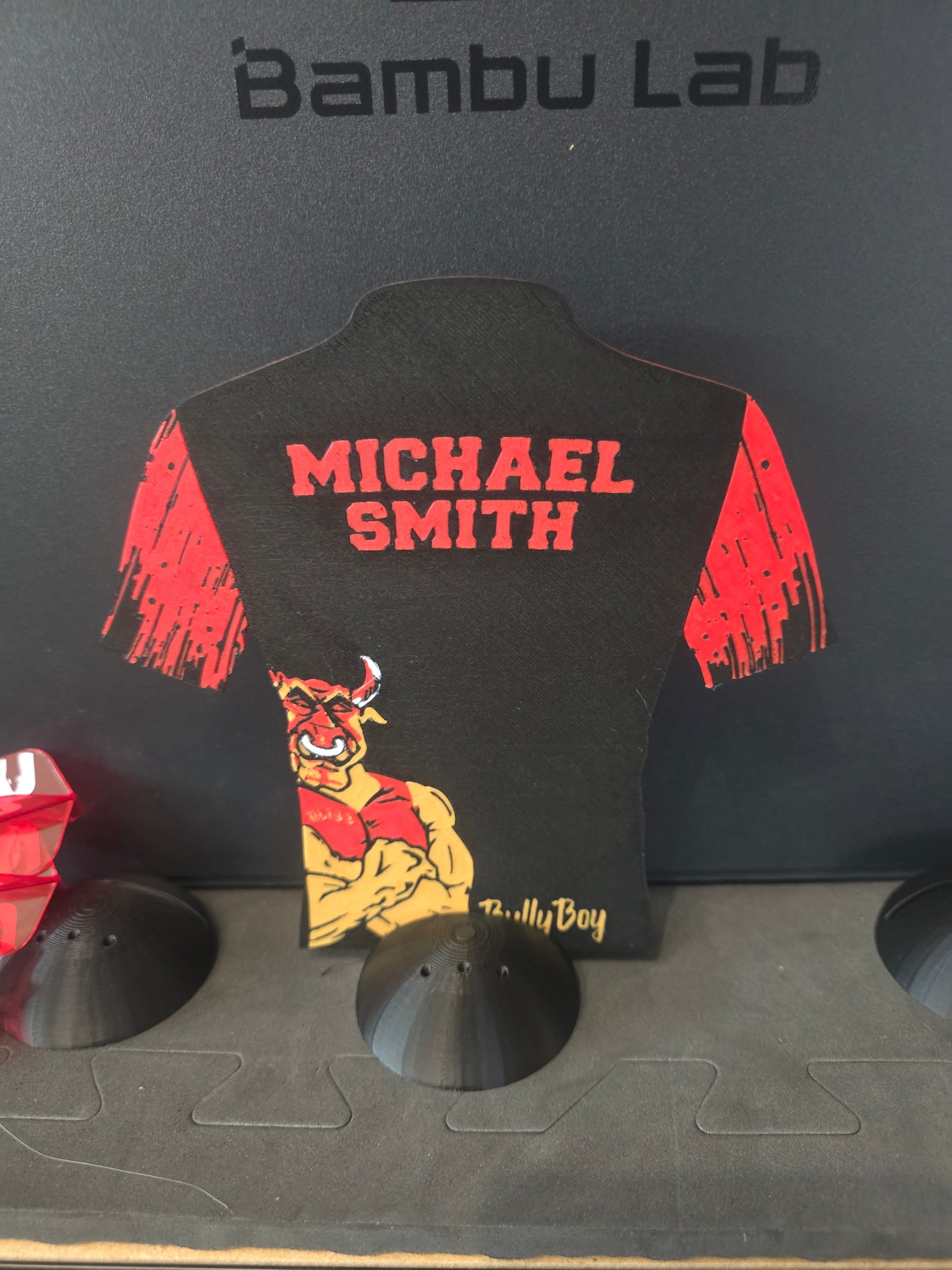 Dart Shirt Dart stands, comes with holder holds 1 set of Darts