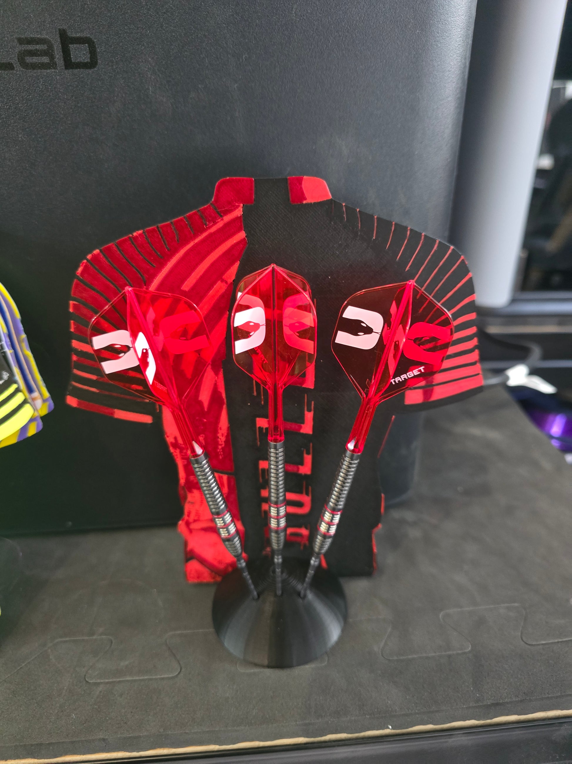 Dart Shirt Dart stands, comes with holder holds 1 set of Darts