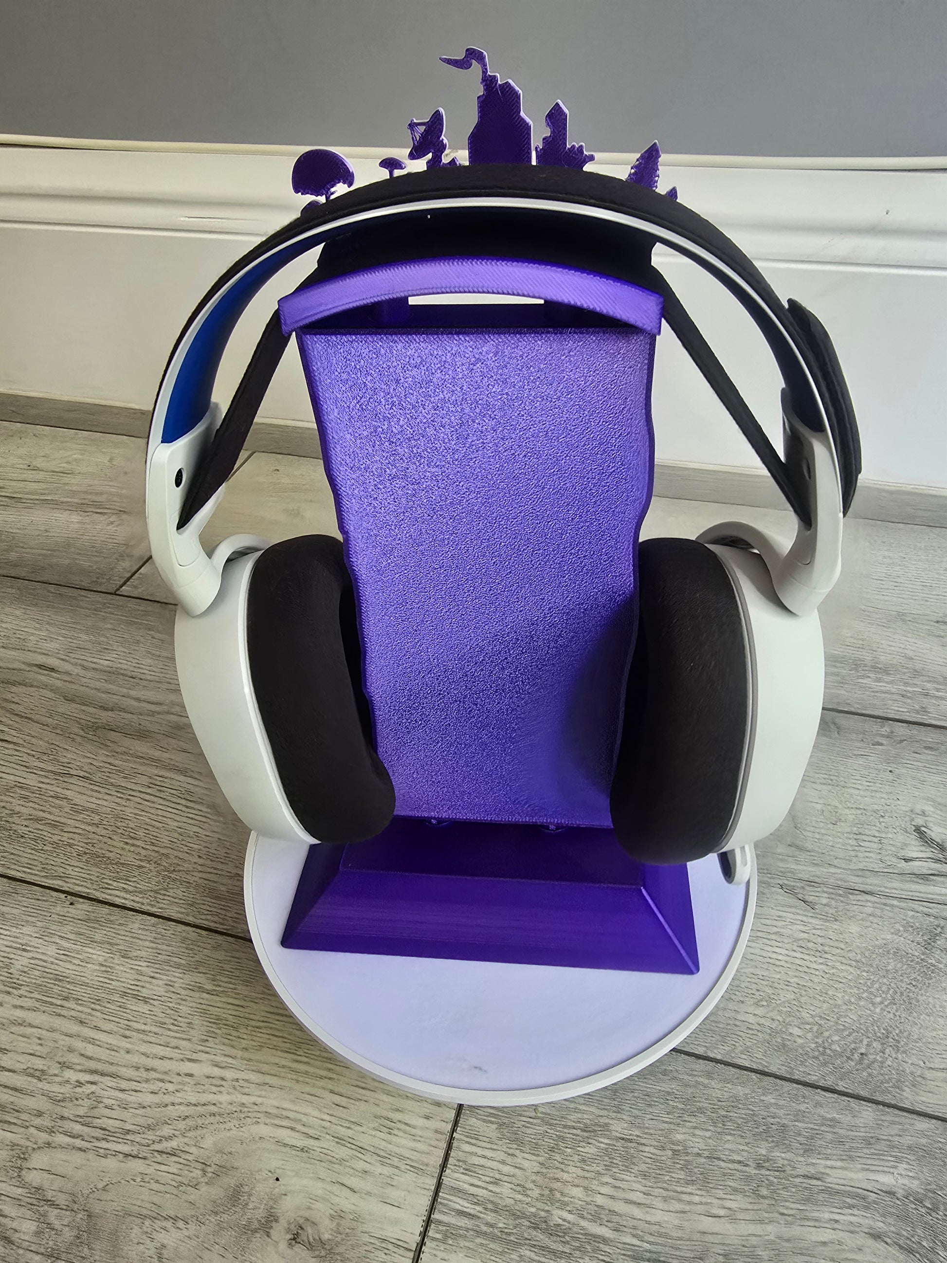 Fortnite headset stand